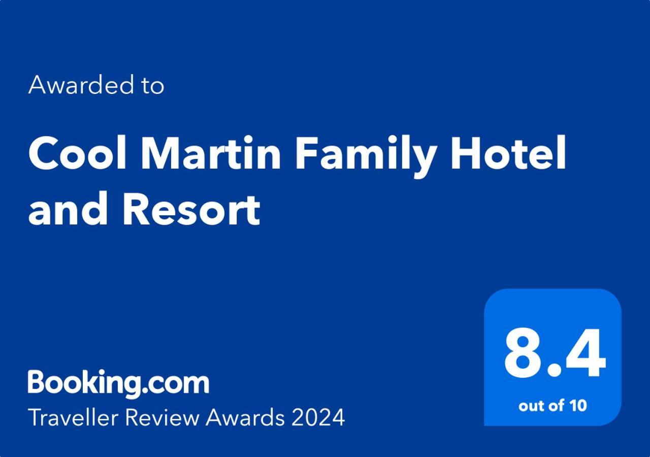 Cool Martin Family Hotel And Resort Bacoor エクステリア 写真