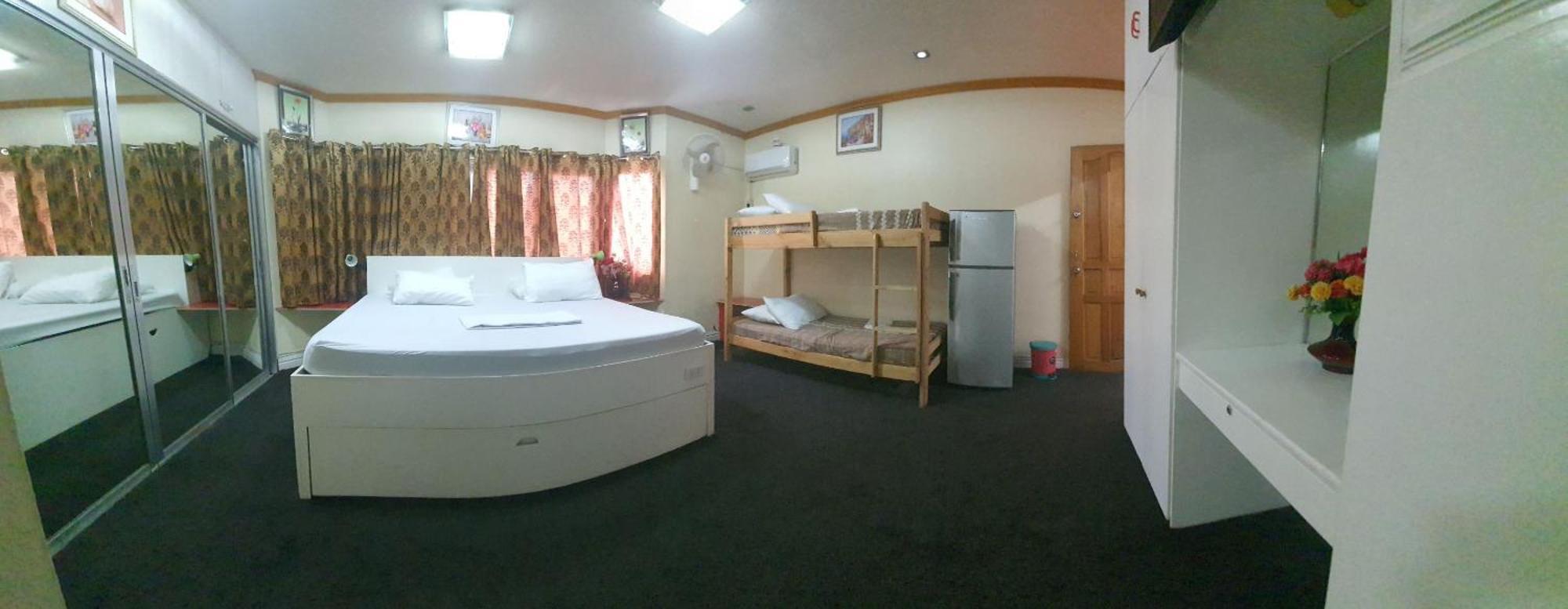 Cool Martin Family Hotel And Resort Bacoor エクステリア 写真