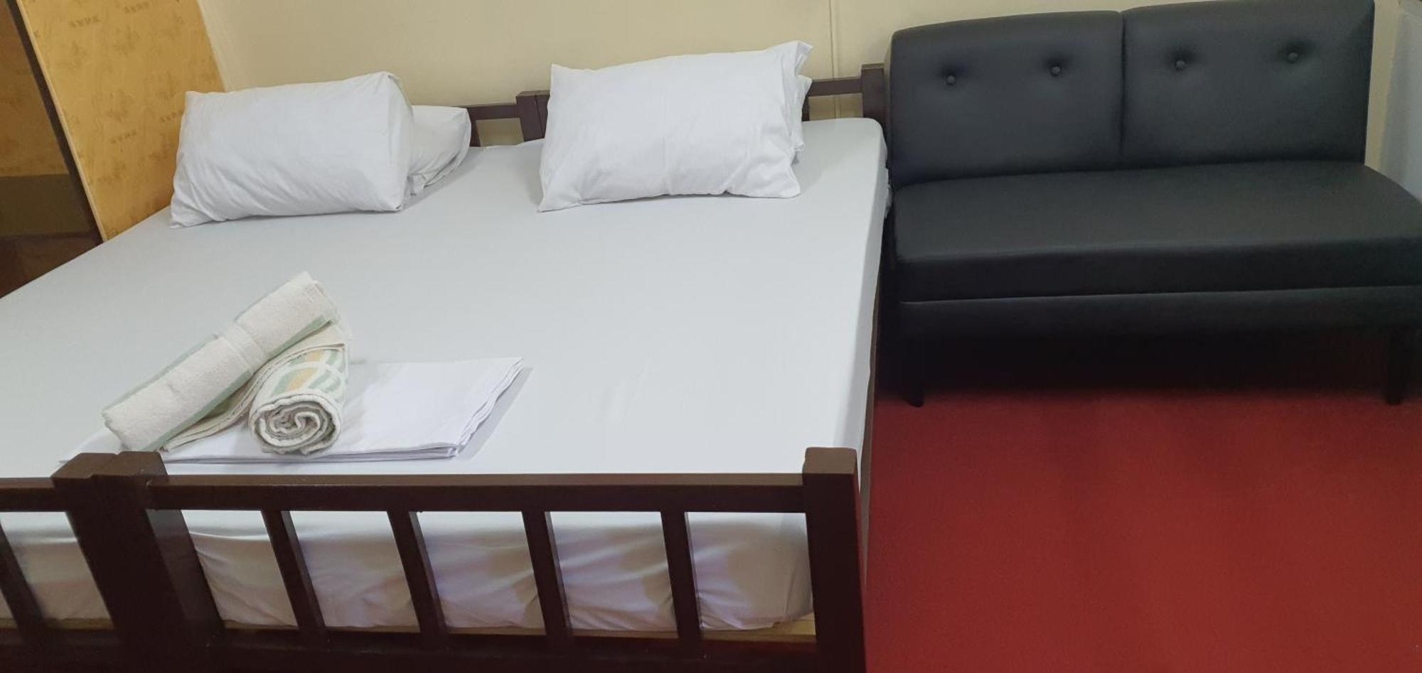 Cool Martin Family Hotel And Resort Bacoor エクステリア 写真
