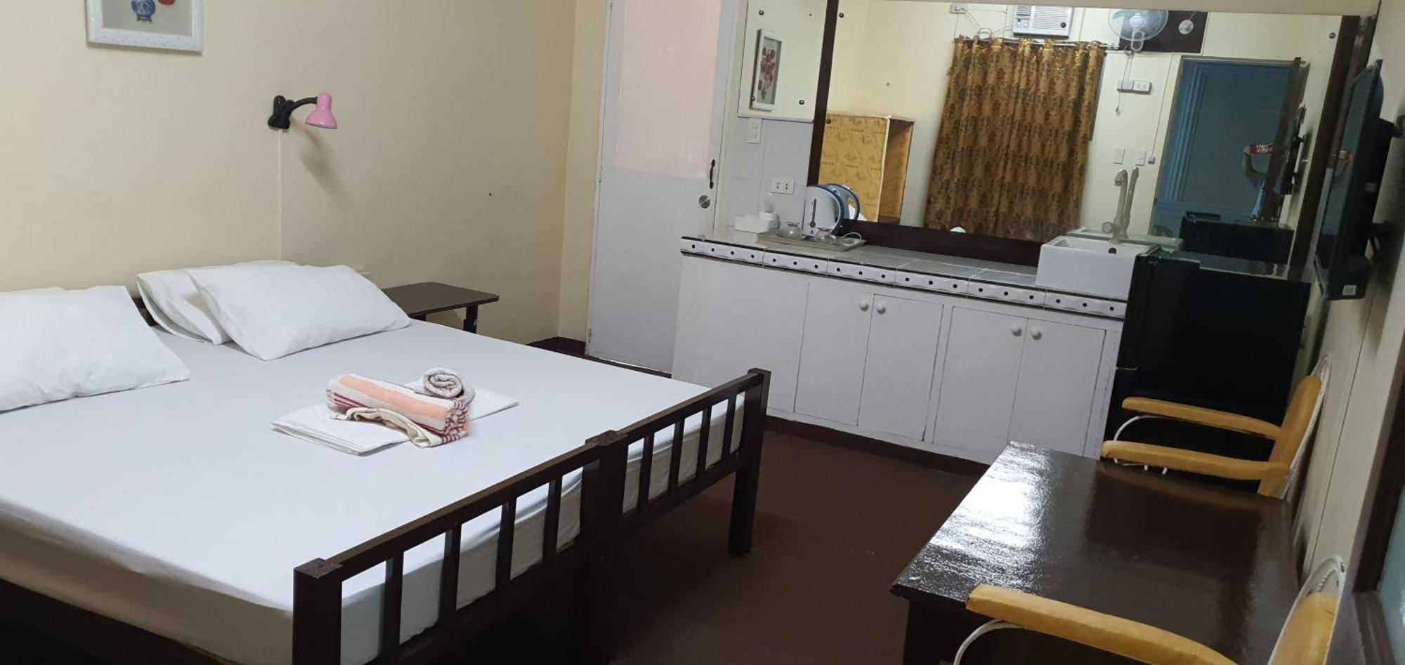 Cool Martin Family Hotel And Resort Bacoor エクステリア 写真