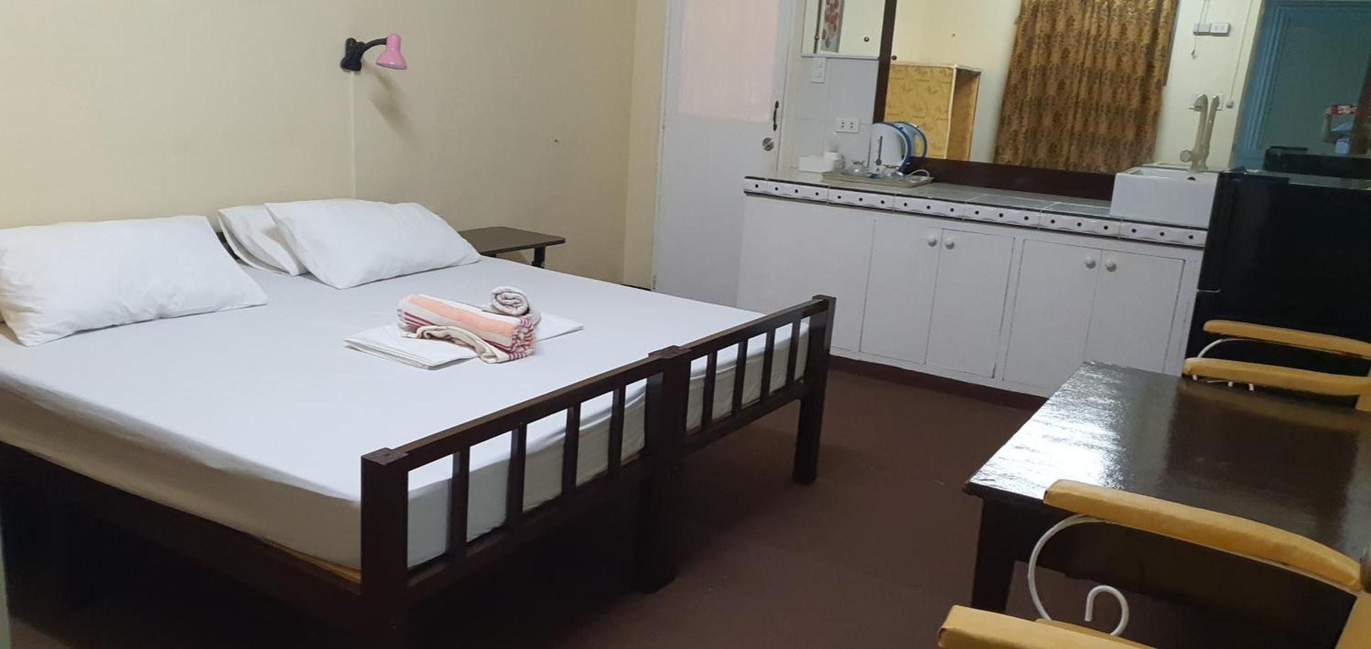 Cool Martin Family Hotel And Resort Bacoor エクステリア 写真