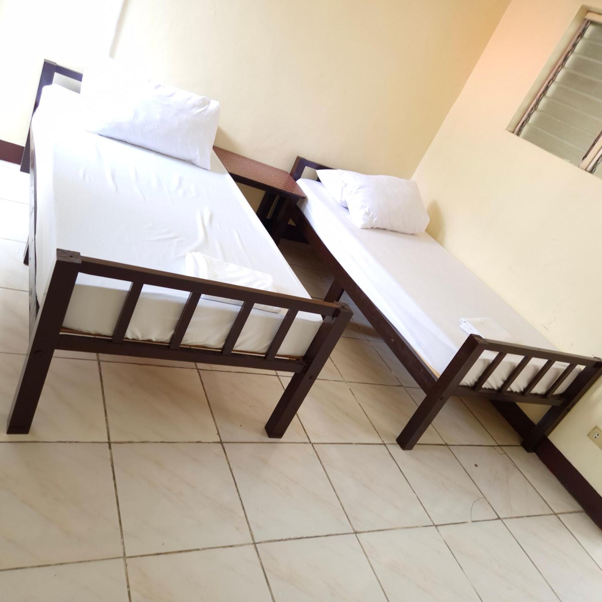 Cool Martin Family Hotel And Resort Bacoor エクステリア 写真