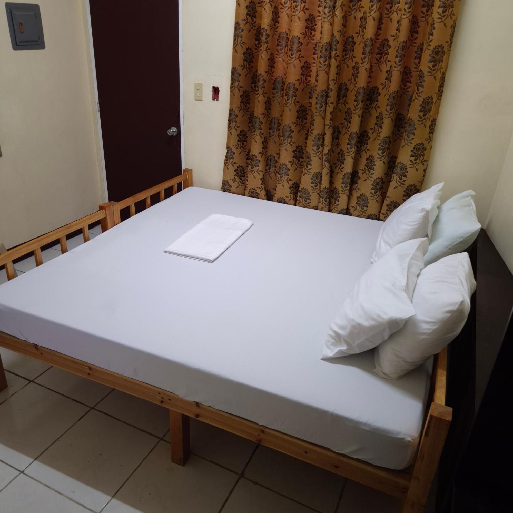 Cool Martin Family Hotel And Resort Bacoor エクステリア 写真