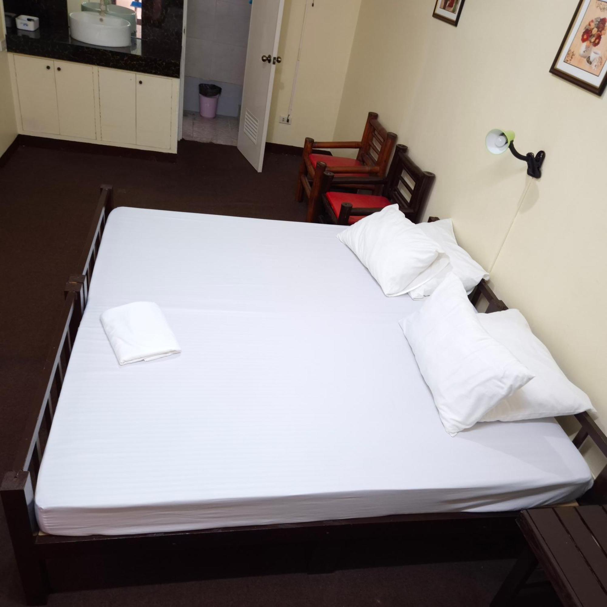 Cool Martin Family Hotel And Resort Bacoor エクステリア 写真