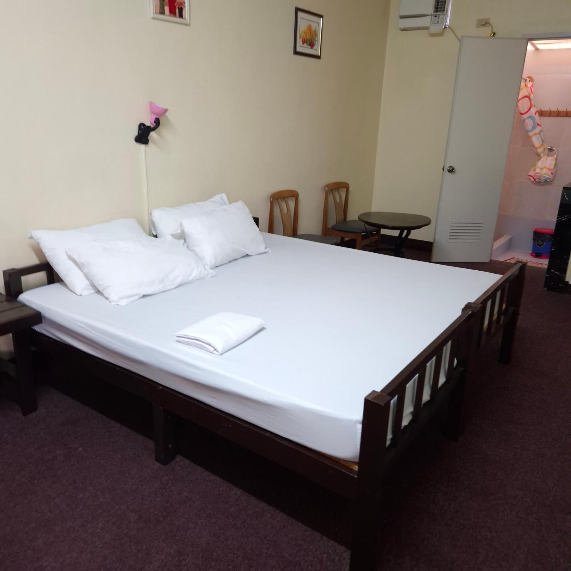 Cool Martin Family Hotel And Resort Bacoor エクステリア 写真