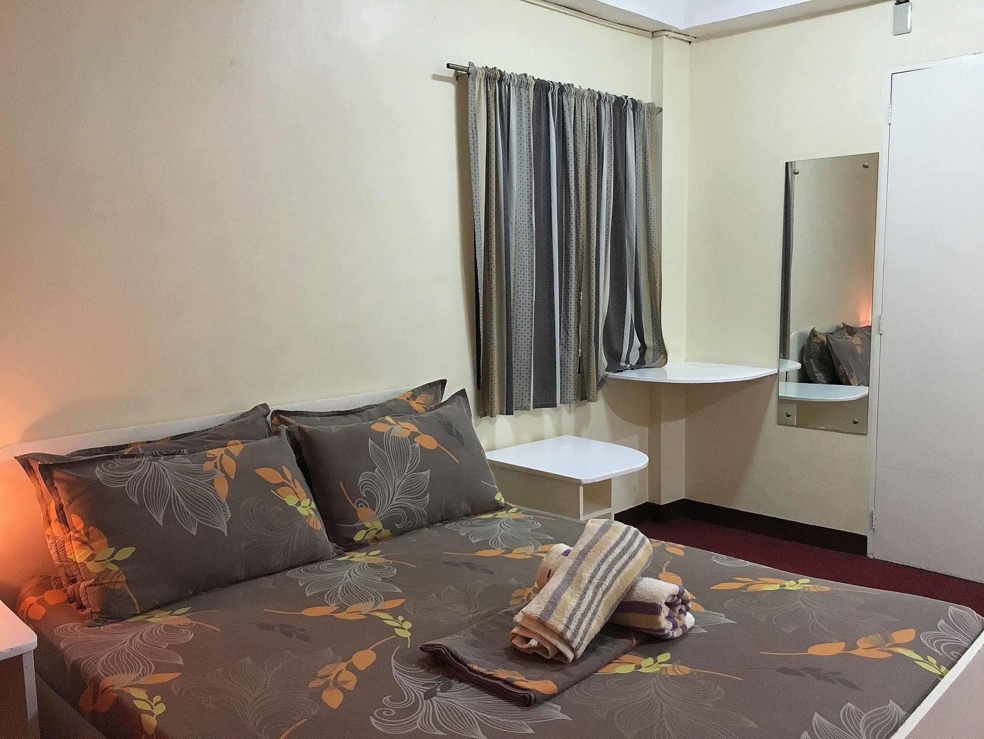 Cool Martin Family Hotel And Resort Bacoor エクステリア 写真