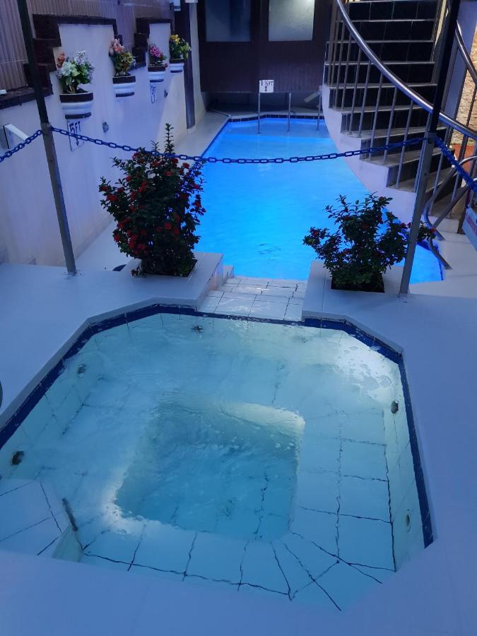 Cool Martin Family Hotel And Resort Bacoor エクステリア 写真